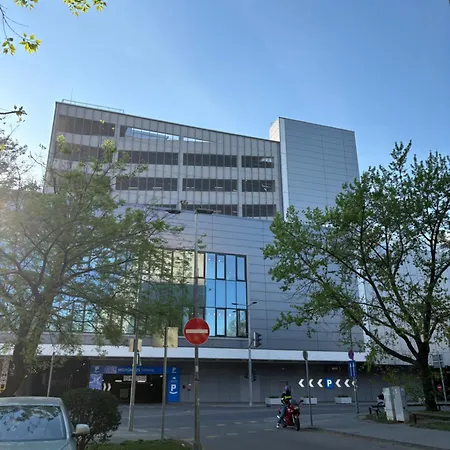 Plaza Side شقة